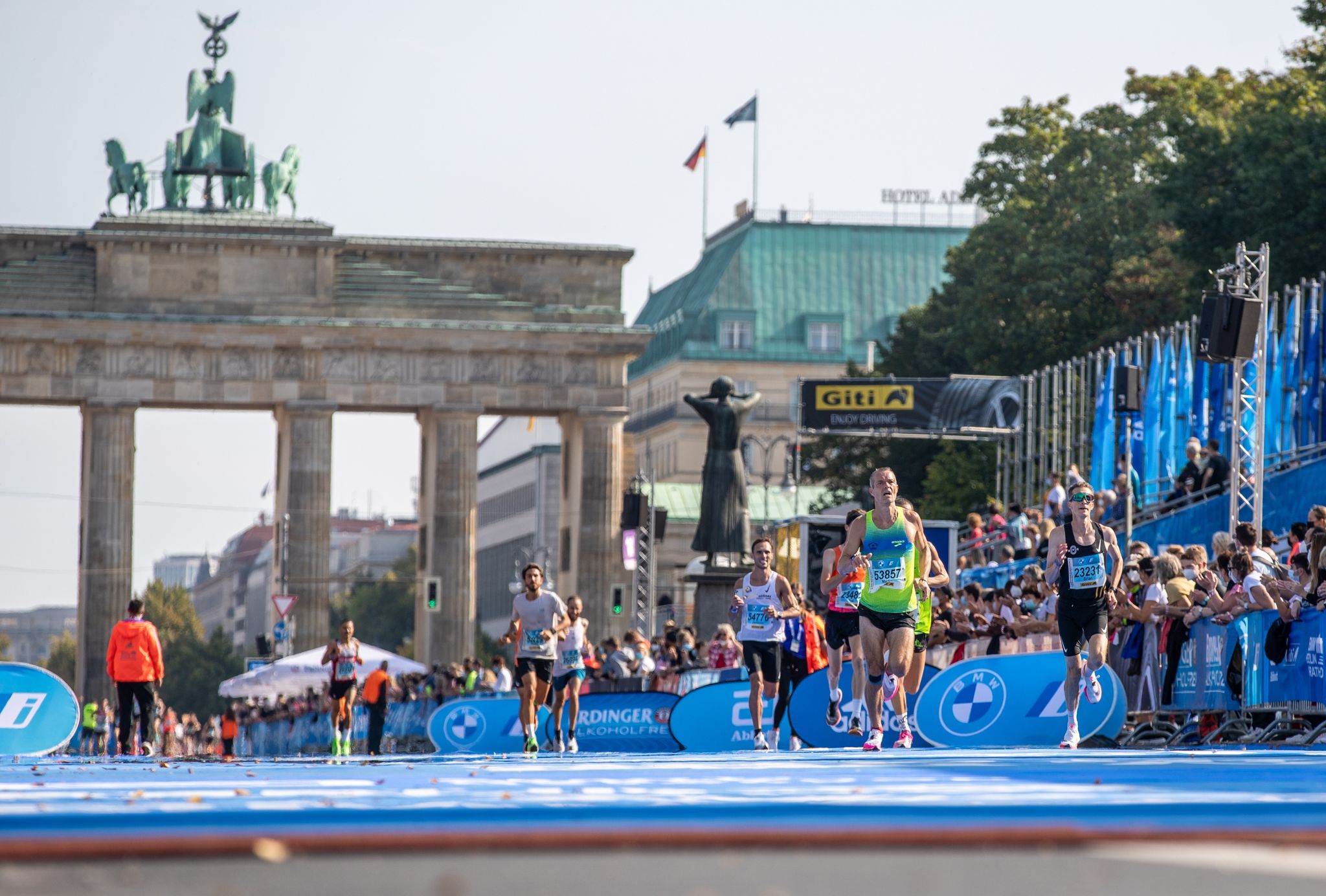 Für den Berlin-Marathon liegen mehr als 45.000 Meldungen vor (© Andreas Gora/dpa)