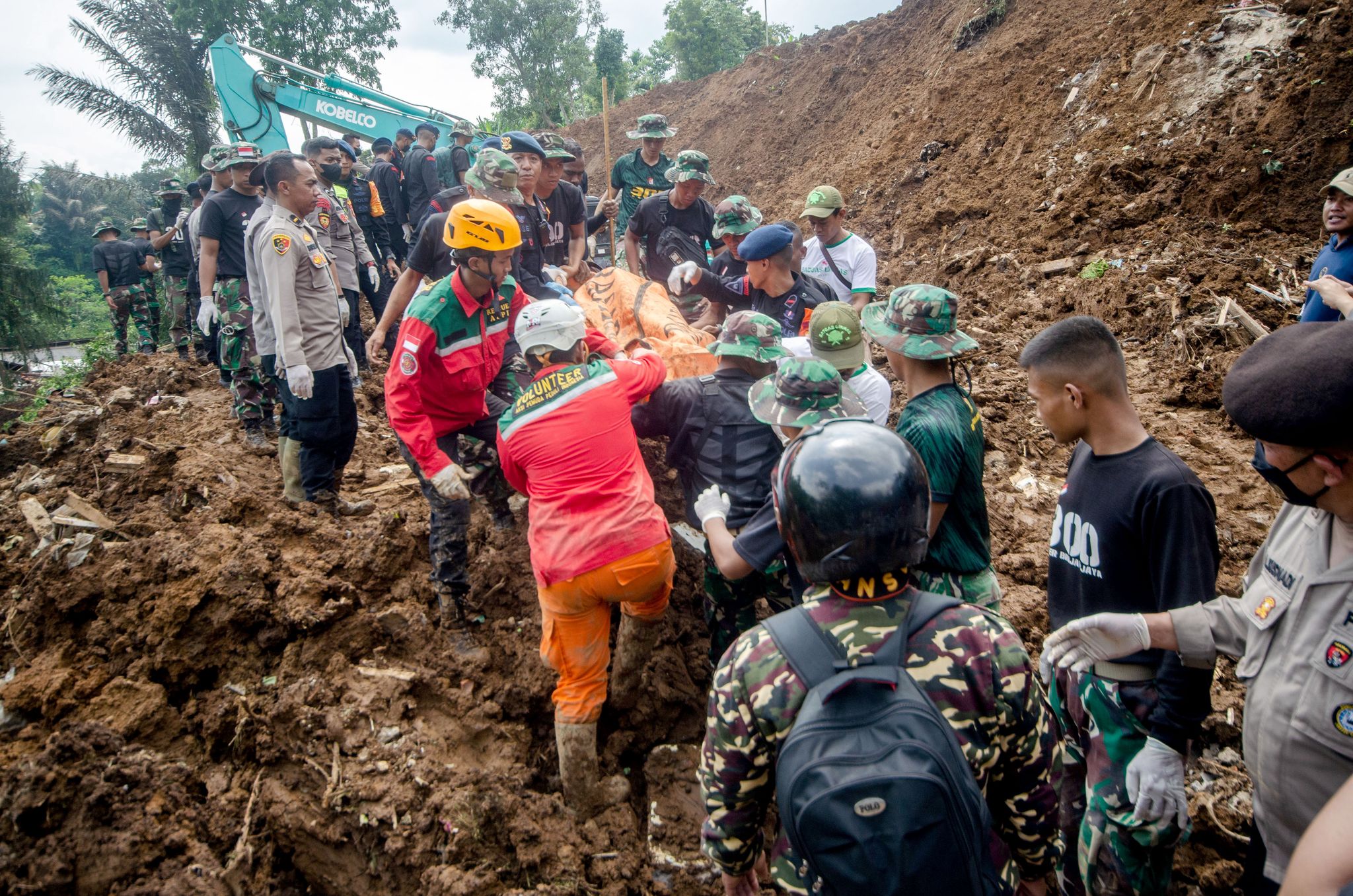 Bei dem Erdbeben der Stärke 5,6 starben mehr als 270 Menschen, darunter auch viele Kinder. (© Septianjar Muharam/XinHua/dpa)
