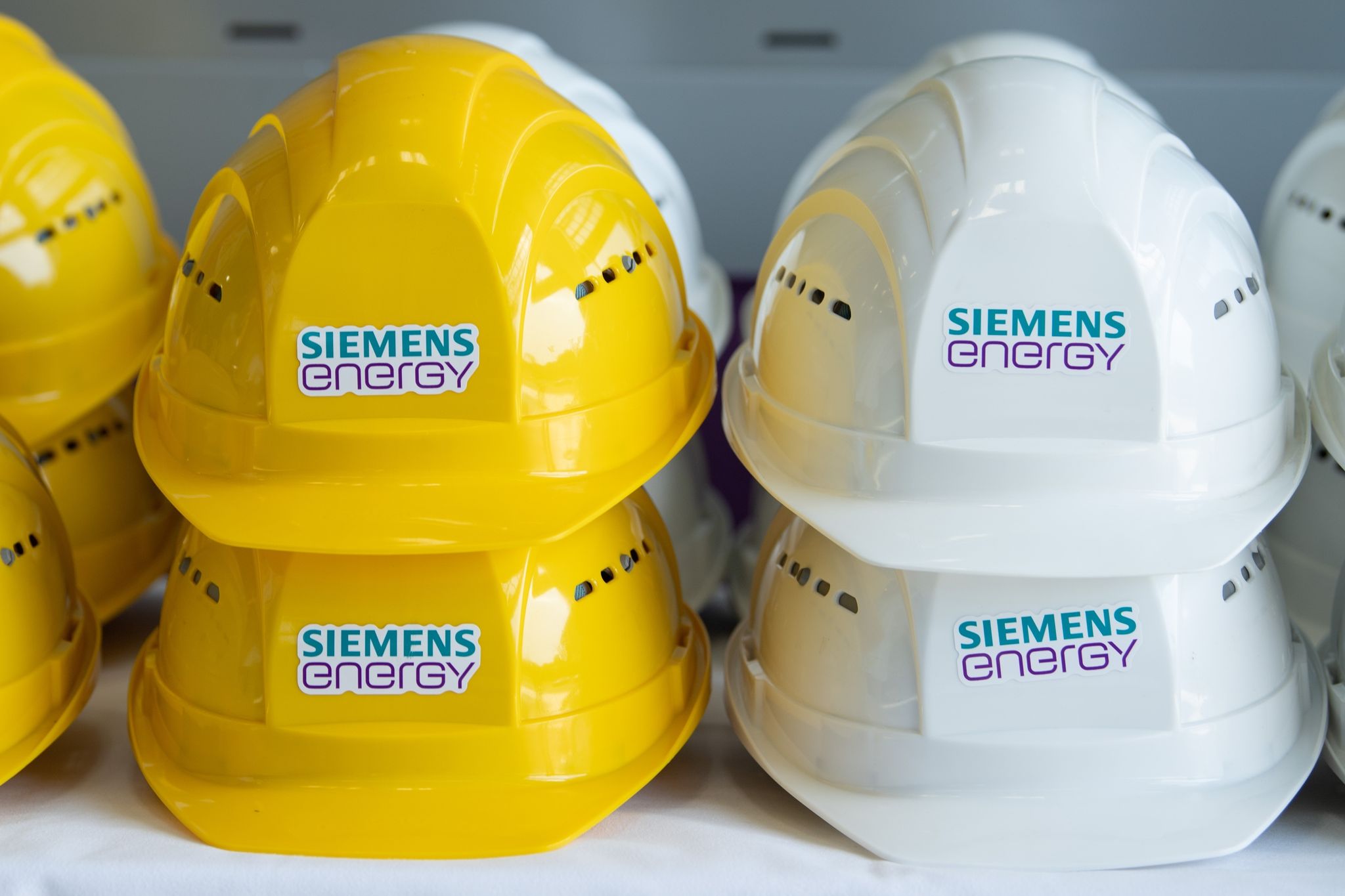 Siemens Energy kämpft mit Problemen in seiner Windkraftsparte. (© Sebastian Kahnert/dpa-Zentralbild/dpa)