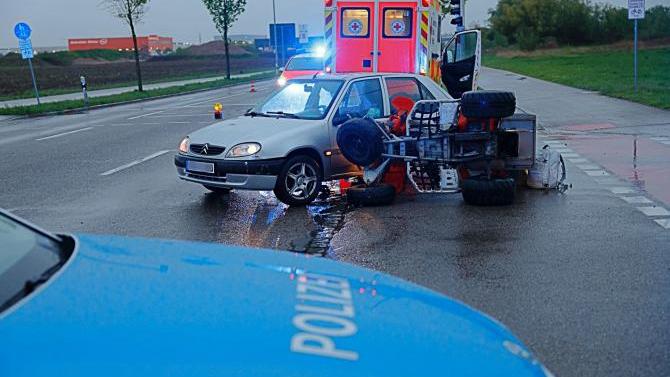 Unfall mit Quad und Auto  (© Pöppel/AOV)