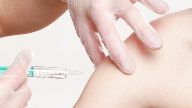 Impfung (Symbolfoto) (© Angelo Esslinger | pixabay.com)