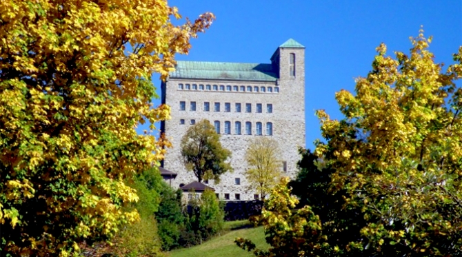 Die Burg in Sonthofen. Hier ist das Zentrum Brandschutz untergebracht (© AllgäuHIT)