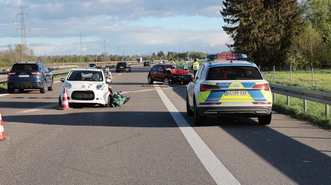 Bild vom Unfallort auf der A7  (© Pöppel/AOV)