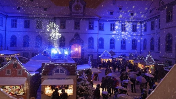 Der Adventsmarkt in Füssen von oben (© Füssen Tourismus)