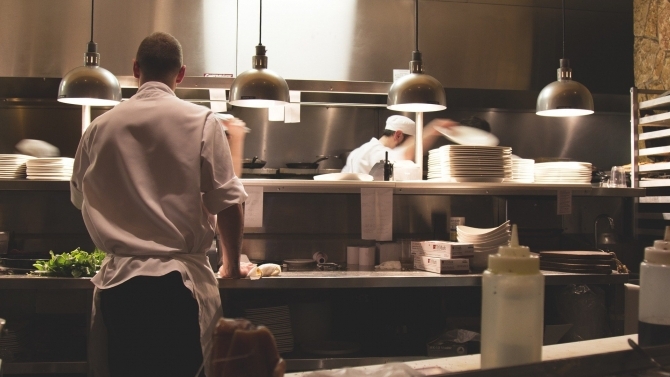 Ob Köche oder Servicemitarbeiter: Die Allgäuer Gastronomie braucht Nachwuchskräfte (© IHK Schwaben)