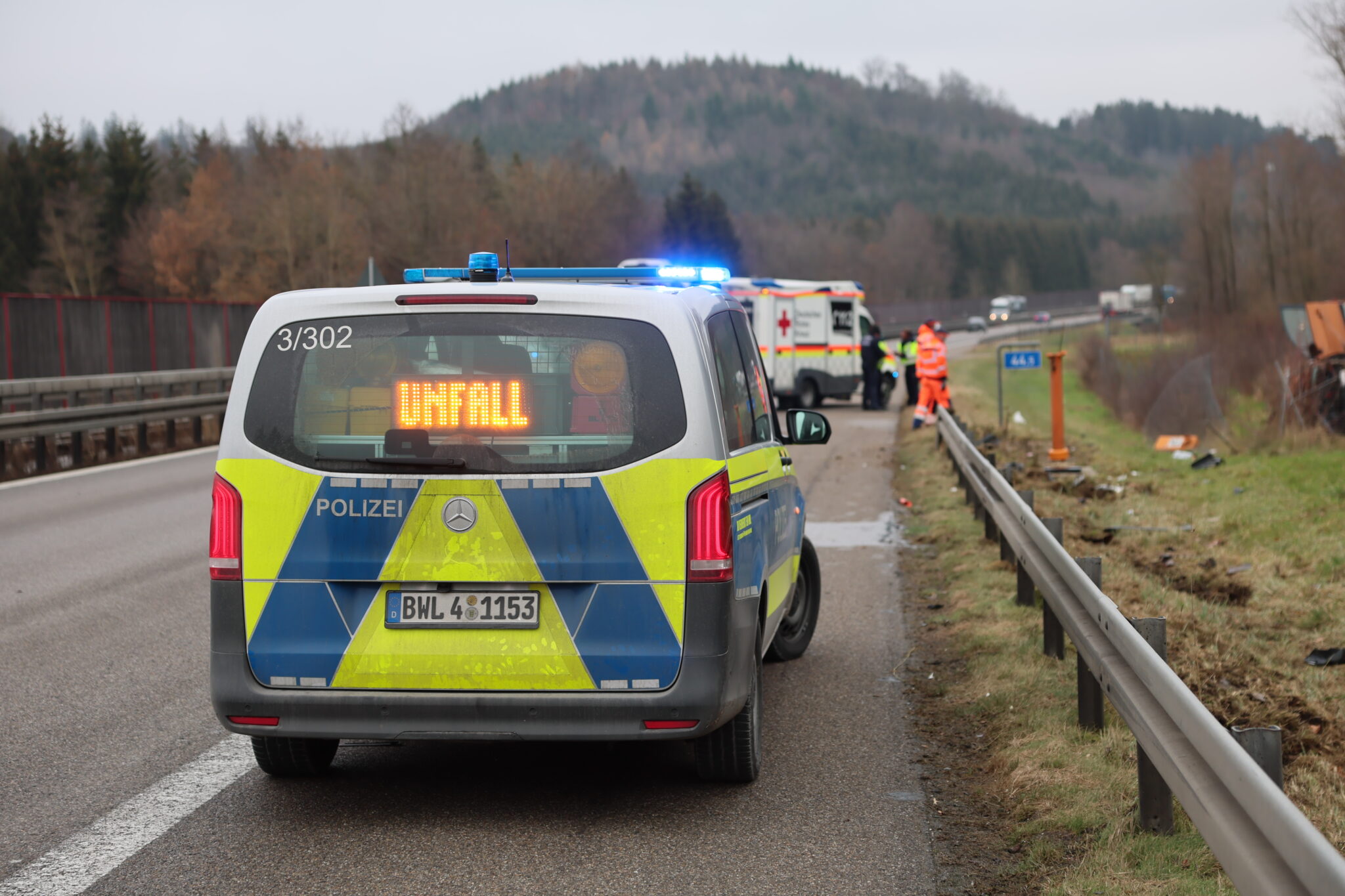 Un Fall Tödlicher Verkehrsunfall auf der B12 bei Germaringen: 18-Jähriger ...