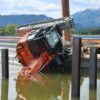 Großeinsatz am Hopfensee – Bagger kippt bei Bauarbeiten in den See